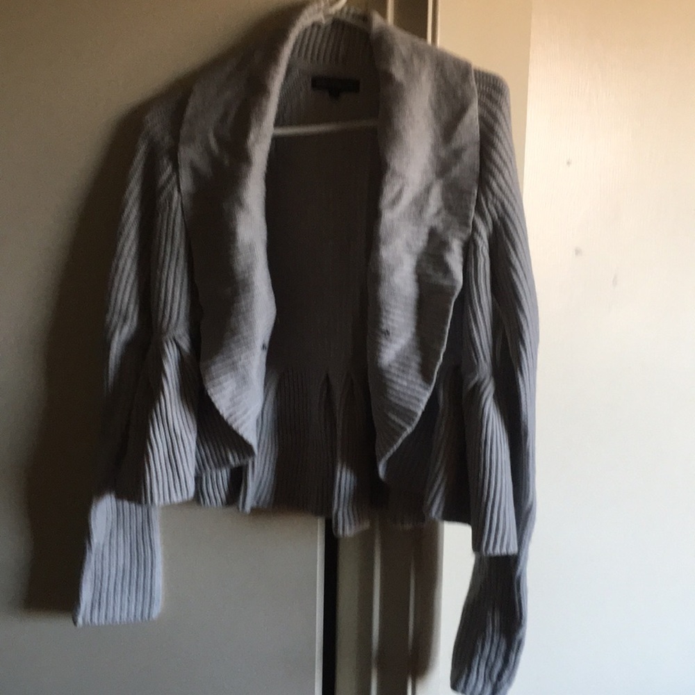 VeryComfy sweater still in good condition